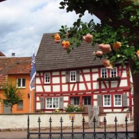 Haus Nostalgie Apartman Kleinheubach Szoba fotó