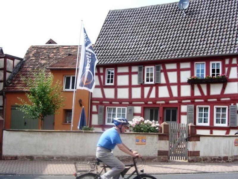 Haus Nostalgie Apartman Kleinheubach Szoba fotó